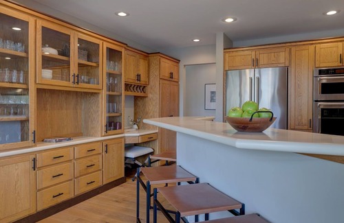 La Crosse House | Luxury Retreat - Nestled in the Bluffs - 10 Mins to Downtown
