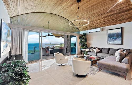 Playa Hermosa Villa | Luxury Retreat Oceanview w Fitness Studio