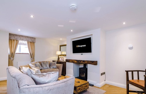 Beeston House | Luxury Retreat under Beeston Castle | 53 Degrees Property | Sleeps 2