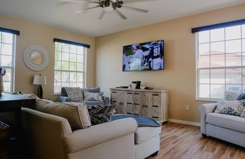 Homosassa House | Luxury River Home w/boat ramp, dock, parking, EV Charger, Kayak & golf cart.