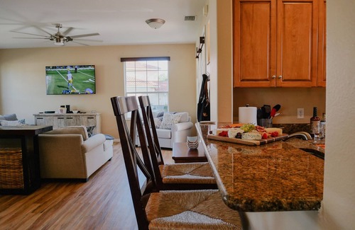 Homosassa House | Luxury River Home w/boat ramp, dock, parking, EV Charger, Kayak & golf cart.