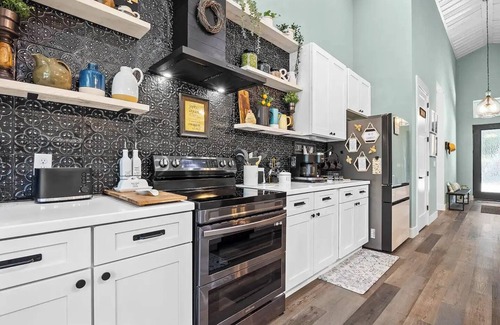 High Springs House | Luxury Riverfront Barndominium!