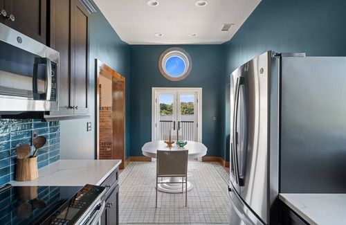Louisville House | Luxury Riverside Stay - Historic Gaffney House Upper Level