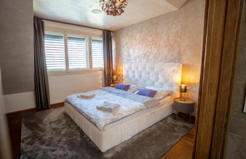 Prague 2 Apartment | Luxury rooftop appartment with fantastic views