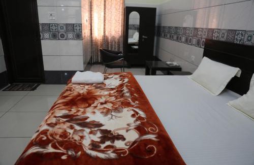 Haridwar Hotel | Luxury Room with 1 Double Bed