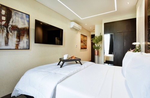 Lalinde Hotel | Luxury Room with window