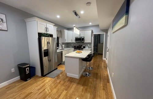 Dudley Square Apartment | Luxury Rooms near downtown Boston