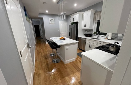 Dudley Square Apartment | Luxury Rooms near downtown Boston