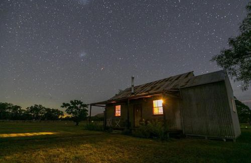 Broke House | Luxury Rustic Cottage in Hunter Valley
