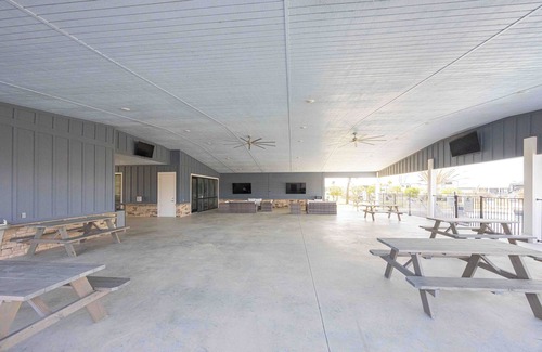 Foley RV Rental | Luxury RV Lot 40 at Grand Riviera Resort in Foley, AL