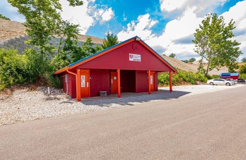 Gravois Mills RV Rental | Luxury RV SITE ONLY at Millstone Marina & RV Resort