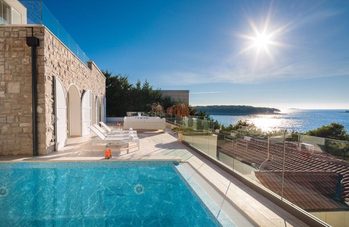 Primosten Villa | Luxury Seafront Villa Primosten Glamour with private pool, sauna and gym at the beach in Primosten