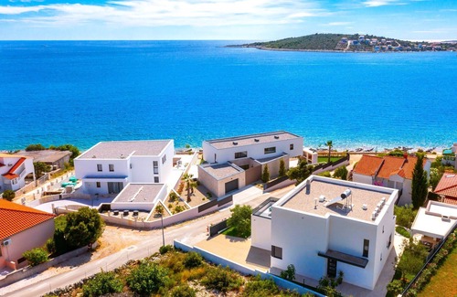 Sevid Villa | Luxury seafront Villa Dolce Vita, with private pool and parking