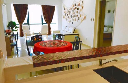 Seri Tanjung Pinang Apartment | Luxury Seaview Family Suite by Little Cabin