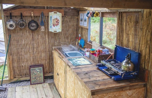Crickhowell RV Rental | Luxury secluded glamping in the Brecon Beacons