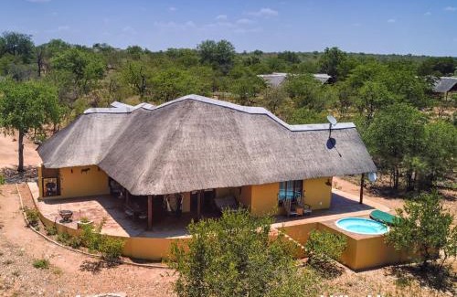 Phalaborwa Villa | Luxury Self Catering Villas at Krugers Edge with Jacuzzi