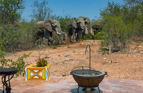 Phalaborwa Villa | Luxury Self Catering Villas at Krugers Edge with Jacuzzi