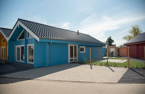 Sint-Annaland Ski Chalet | Luxury semi-detached chalets near the water.