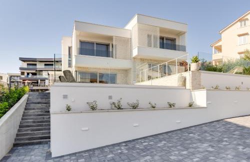 Krk Villa | Luxury semidetached villa Smokva 1 - near the center and sea - by TRAVELER tourist agency Krk