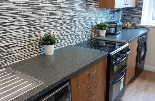 Salford Apartment | Luxury Serviced Apartment Close to Manchester City Centre and Old Trafford.
