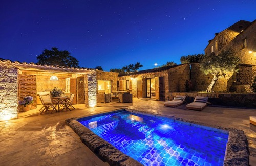 Calcatoggio House | Luxury sheepfold with private pool, air conditioning, and Wi-Fi