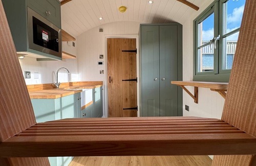Cowbridge Cabin | Luxury Shepherds Hut Near Glamorgan Coast