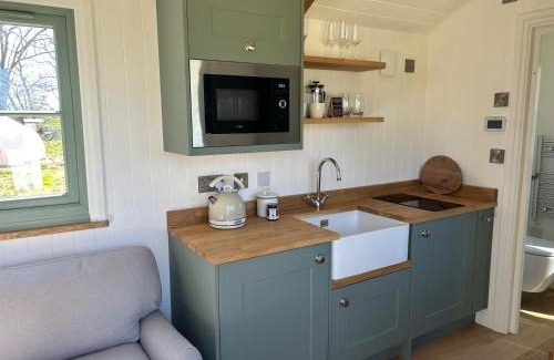 Monknash House | Luxury Shepherds Hut near Glamorgan Coast