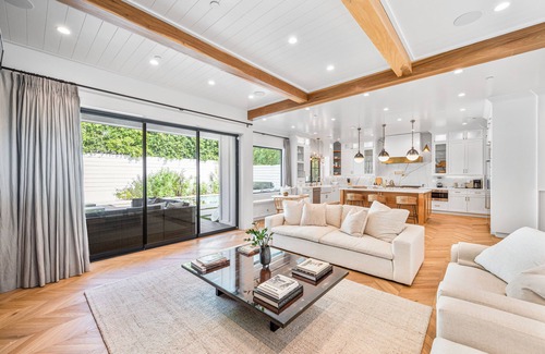 Melrose House | Luxury Sierra Villa - 6bdr+, pool/theatre room