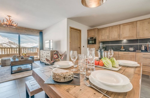 Les Boisses Apartment | Luxury Ski-in/Ski-out Apartment with Hotel Services in Tignes – Pool, Spa, Parking Included