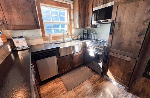 Whitefish Cabin | Luxury Ski In/Ski Out Log Cabin w/Private Hot Tub. Sleeps 6!