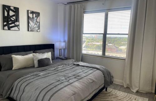Downtown Jacksonville Apartment | Luxury Skyrise Condo Downtown Jax
