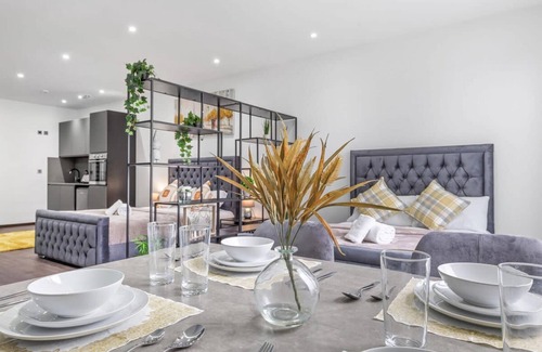 Golders Green Apartment | Luxury Sleeps 4 Studio Flat