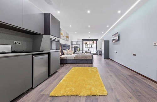 Golders Green Apartment | Luxury Sleeps 4 Studio Flat