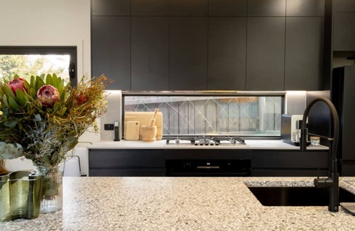 Seddon House | Luxury Smart Home Stay in Seddon w/Private Pool