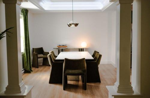 Dieppe House | Luxury Spa Escape - Hot Tub Sauna Projector