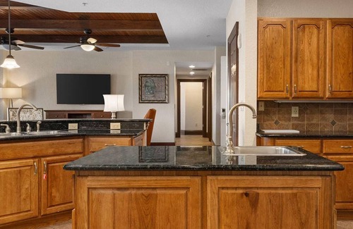 Lake Buena Vista Resort | Luxury, Space, and Non-Stop Fun Near Disney World- Wyn. Bonnet Creek- 4 Bd. Pres