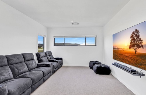 Bombira House | Luxury space in Prestigious Mudgee Residence