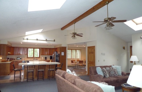 Bridgton Ski Chalet | Luxury, Spacious, 4 BR Chalet, 1 Minute walk to beach, lakefront, pools, skiing