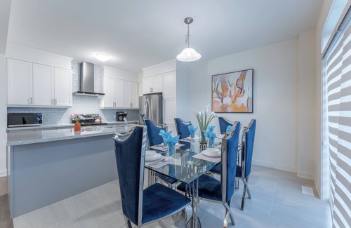 Hamilton House | Luxury & Spacious 4BR ~ Stoney Creek ~ Hamilton