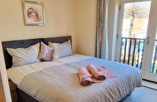 Loughborough Apartment | Luxury Spacious Apartment- Sleeps 4 Loughborough