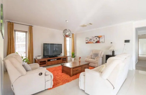 Ringwood House | Luxury Spacious Living In Heart of Ringwood