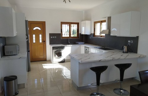 Apokoronas Villa | Luxury spacious villa, spectacular sea and mountain views, large private pool.