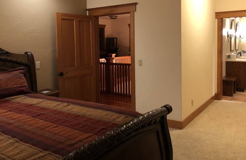 Templeton Villa | LUXURY SPRING CREEK VILLA❤️ PASO ROBLES Wineries, Beaches, Oaks, Hot Tub, Peace!