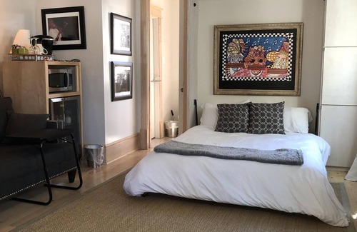 Carrollton Apartment | Luxury St.Charles Ave studio shared pool/spa, priv patio, on streetcar route