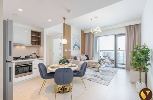 Madinat Zayed Apartment | Luxury Stay by Dubai Mall & Burj