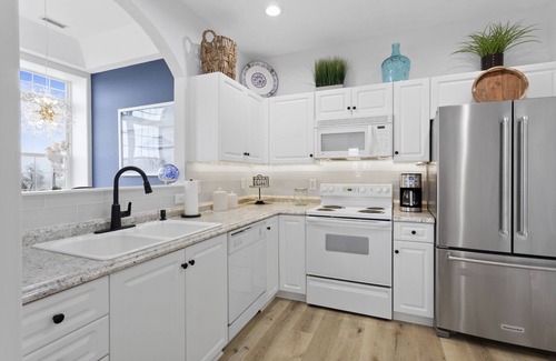 Swansboro Condo | Luxury Stay- Downtown Swansboro with River Views!