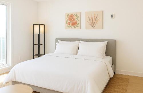 Jersey City Apartment | Luxury Stay for NYC visit Jersey City 7 Min Walk NYC Train Station