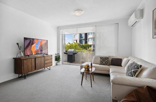 Varsity Lakes Apartment | Luxury Stays Varsity-Robina-Bond