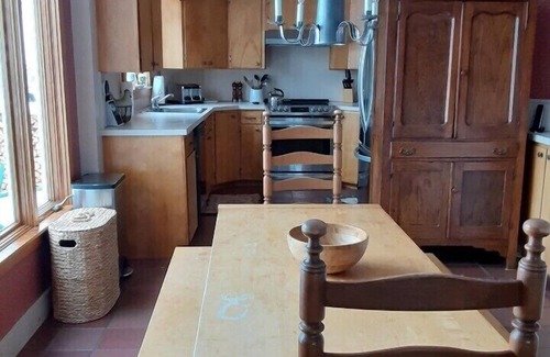 Chester Depot House | Luxury stone farmhouse.Perfect for families or company retreats! Close to Okemo!
