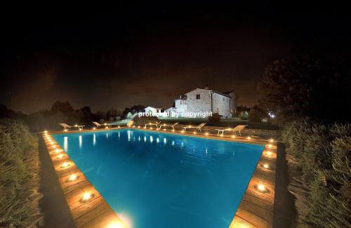 Rapolano Terme Villa | Luxury Stone Villa Salt Water Pool